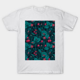 Wild strawberries, red and blue T-Shirt